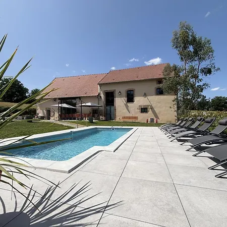 Spacieux En Auvergne Avec Piscine Privee Pour 8 Personnes - Fr-1-489-584 *