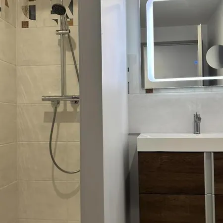 Spacieux En Auvergne Avec Piscine Privee Pour 8 Personnes - Fr-1-489-584 Louroux-Hodement