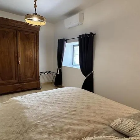 Feriehus Spacieux En Auvergne Avec Piscine Privee Pour 8 Personnes - Fr-1-489-584