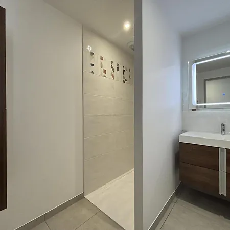 Feriehus Spacieux En Auvergne Avec Piscine Privee Pour 8 Personnes - Fr-1-489-584 *