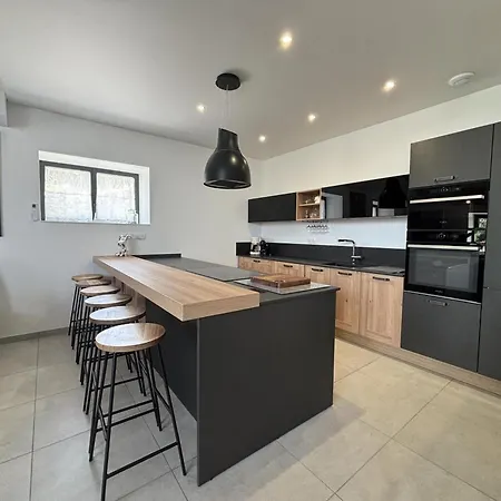 Feriehus Spacieux En Auvergne Avec Piscine Privee Pour 8 Personnes - Fr-1-489-584 *