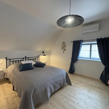 Spacieux En Auvergne Avec Piscine Privee Pour 8 Personnes - Fr-1-489-584 Feriehus Louroux-Hodement