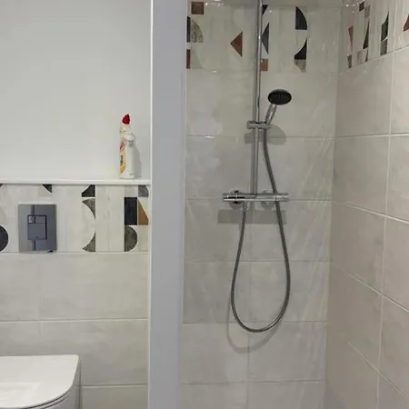 Spacieux En Auvergne Avec Piscine Privee Pour 8 Personnes - Fr-1-489-584 * Louroux-Hodement