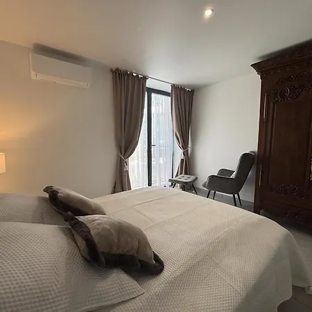 Feriehus Spacieux En Auvergne Avec Piscine Privee Pour 8 Personnes - Fr-1-489-584
