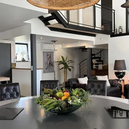 Spacieux En Auvergne Avec Piscine Privee Pour 8 Personnes - Fr-1-489-584 Louroux-Hodement