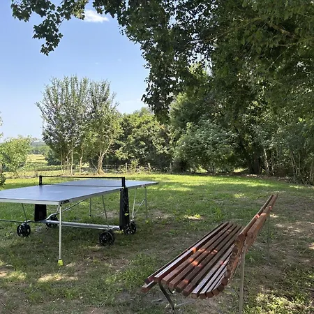 Spacieux En Auvergne Avec Piscine Privee Pour 8 Personnes - Fr-1-489-584 Feriehus *